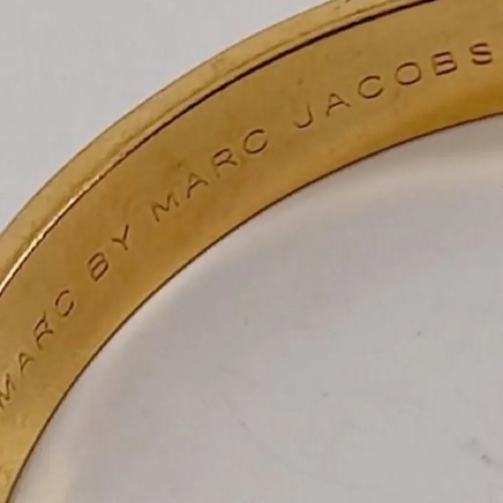 Marc by Marc Jacobs gold tone bangle bracelet - Picture 3 of 6